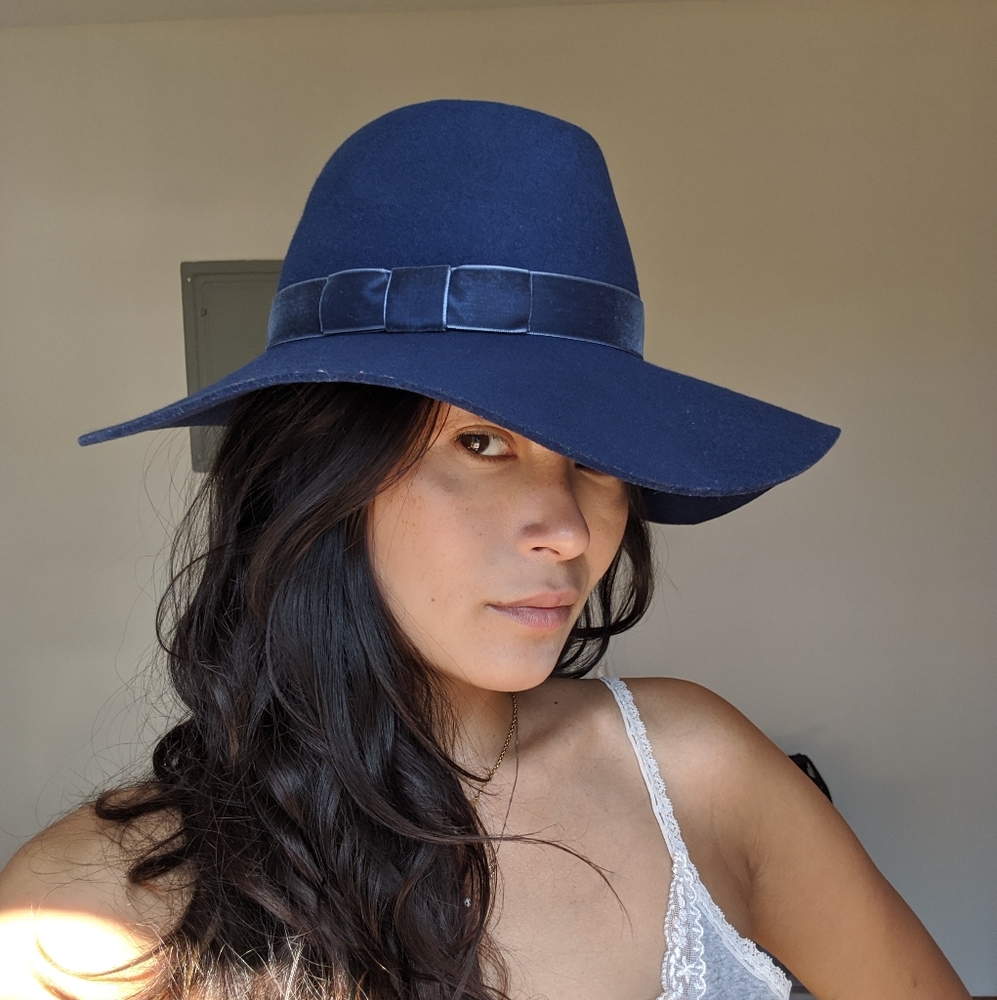 💙Gorgeous Felted Blue Hat💙